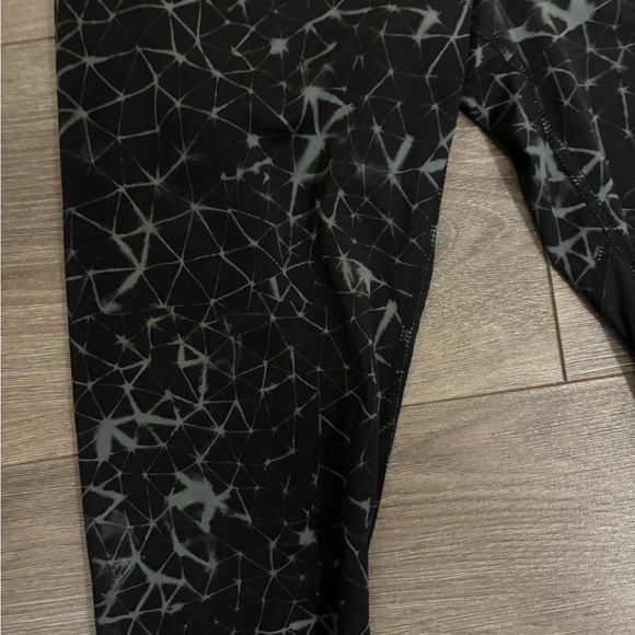 lululemon athletica Black and Gray Patterned Leggings - Picture 3 of 3